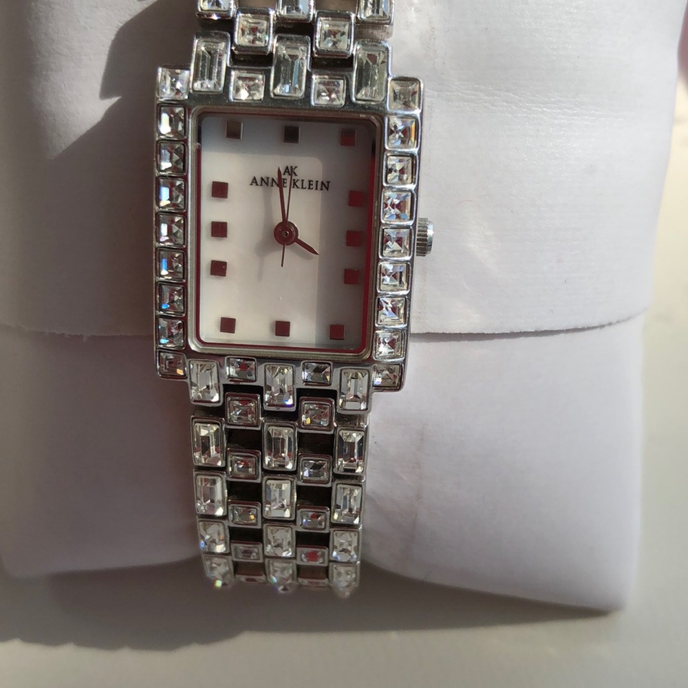 Watch - Picture 4 of 5